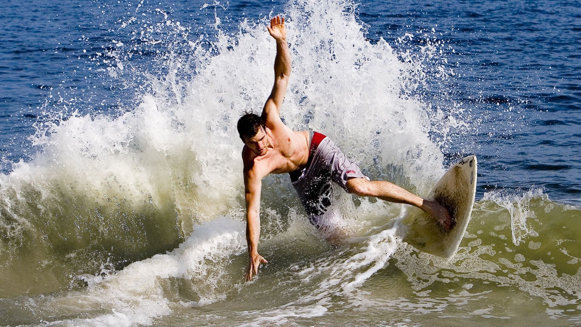 篮网内外结合得当，连取两场胜利，篮网内部矛盾