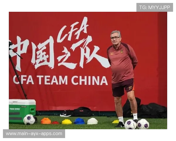 球员与教练单独沟通技战术，个人成长路径明确